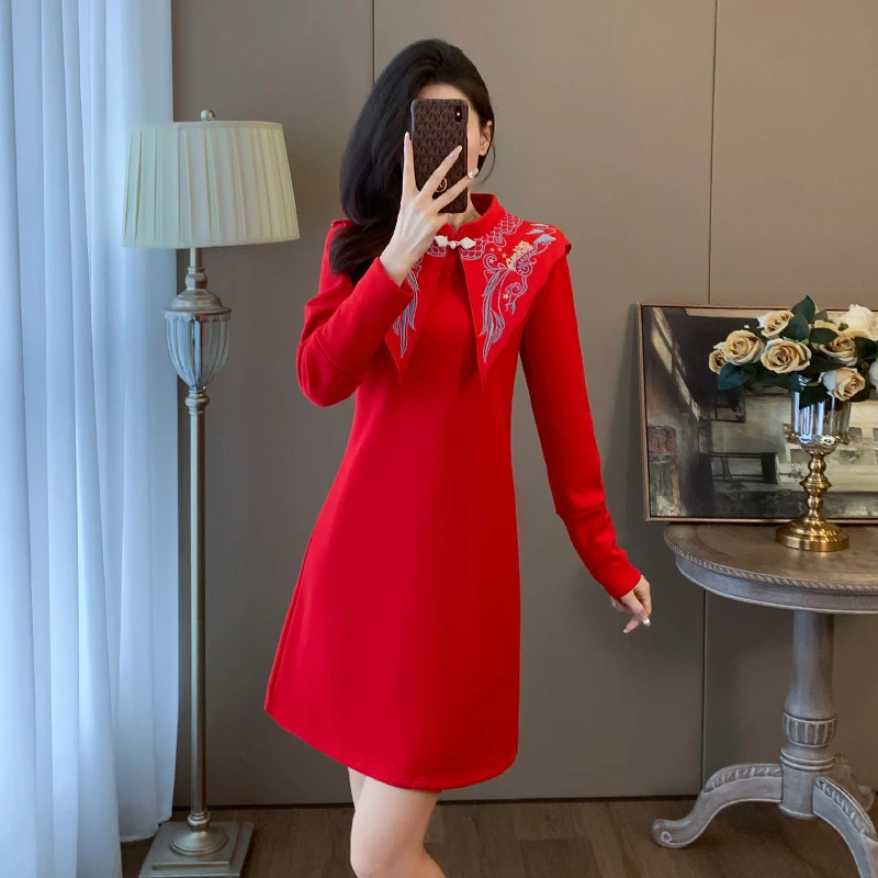 新年战袍红色连衣裙女秋冬时尚收腰显瘦时髦爆款加绒新中式连衣裙