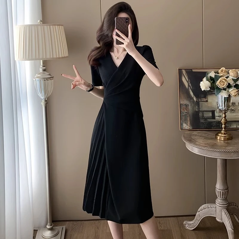 轻奢小众通勤连衣裙女夏收腰显瘦设计感小众时尚小黑裙高级感气质