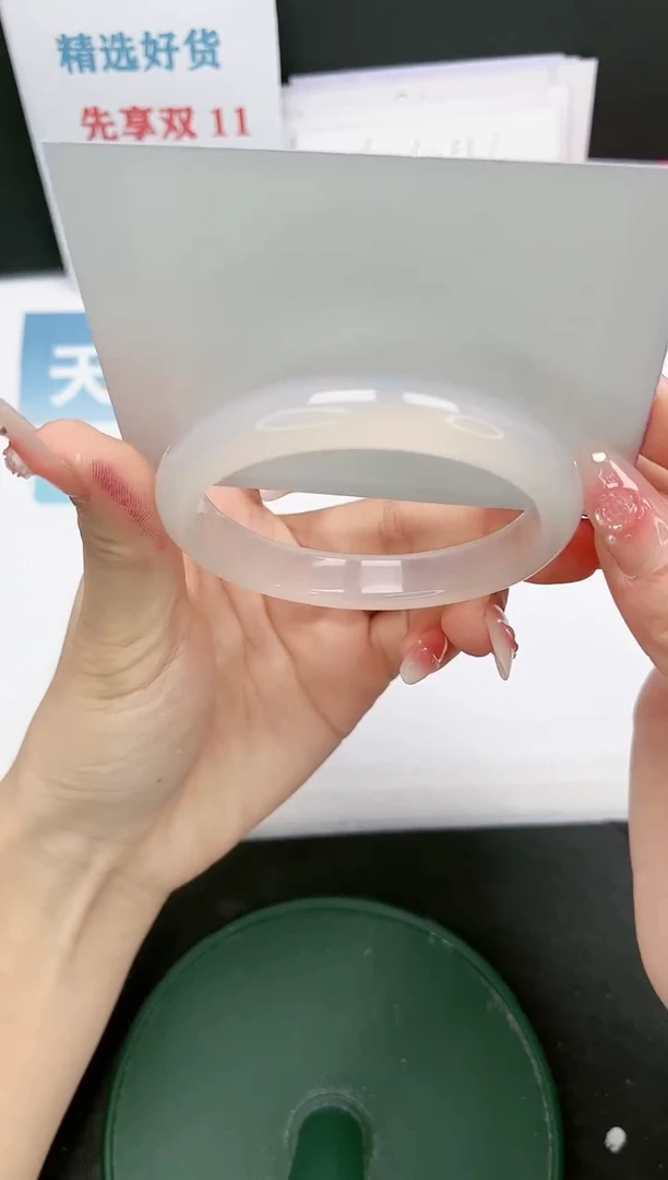 【闪购商品】石英质玉手镯未镶嵌L186-56