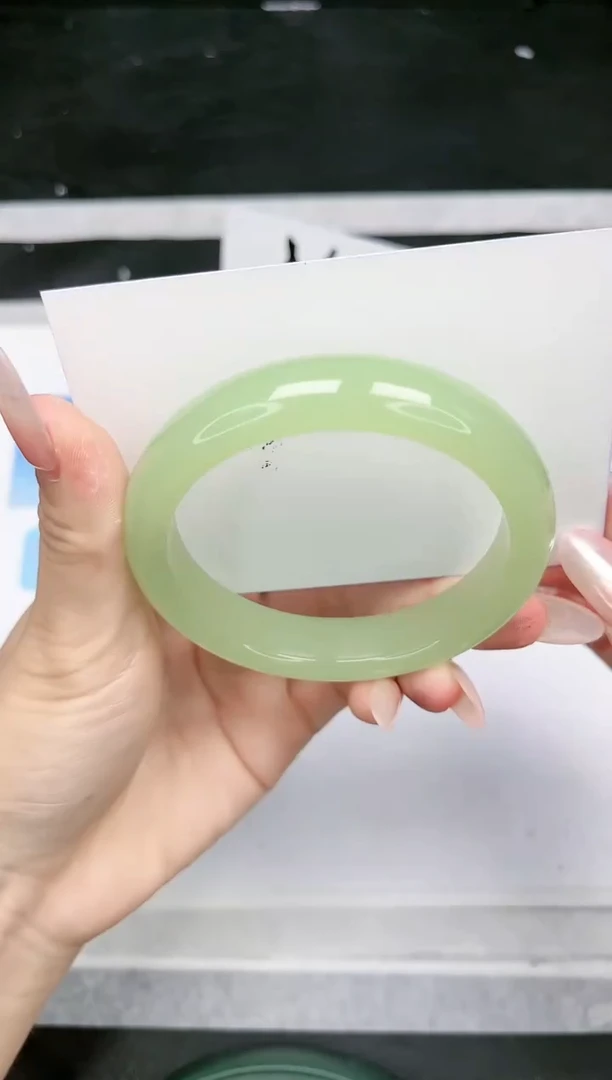 【闪购商品】石英质玉手镯未镶嵌L41-56.8