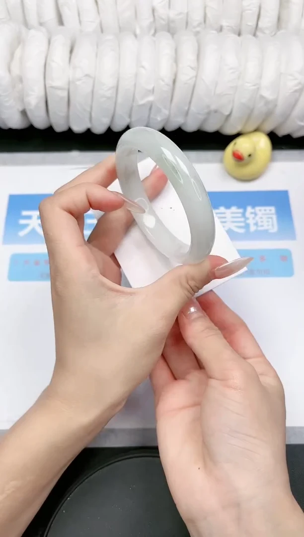 【闪购商品】石英质玉手镯未镶嵌L44-58.3