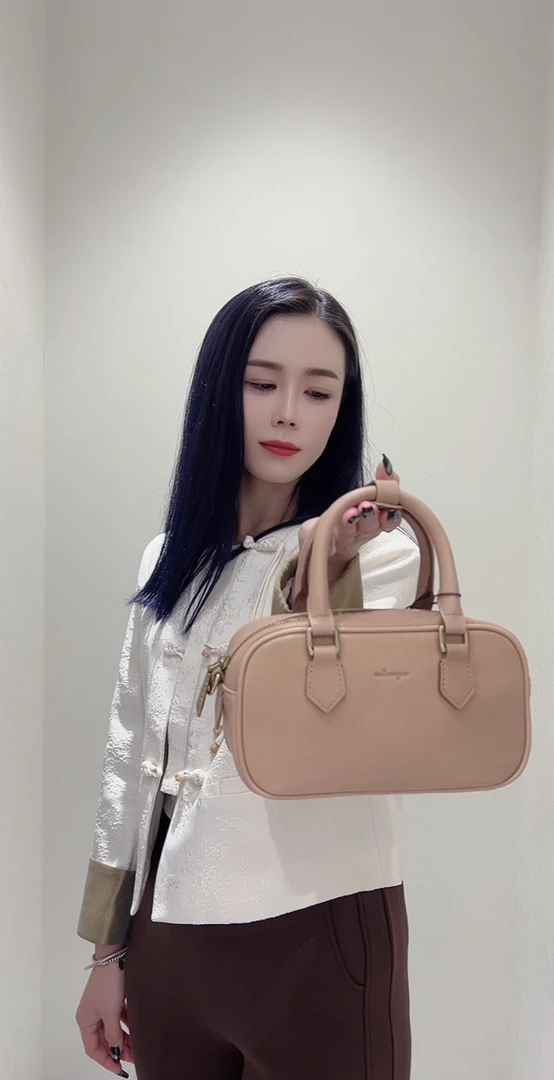 食草堂实体店正品，保龄球包包时尚休闲