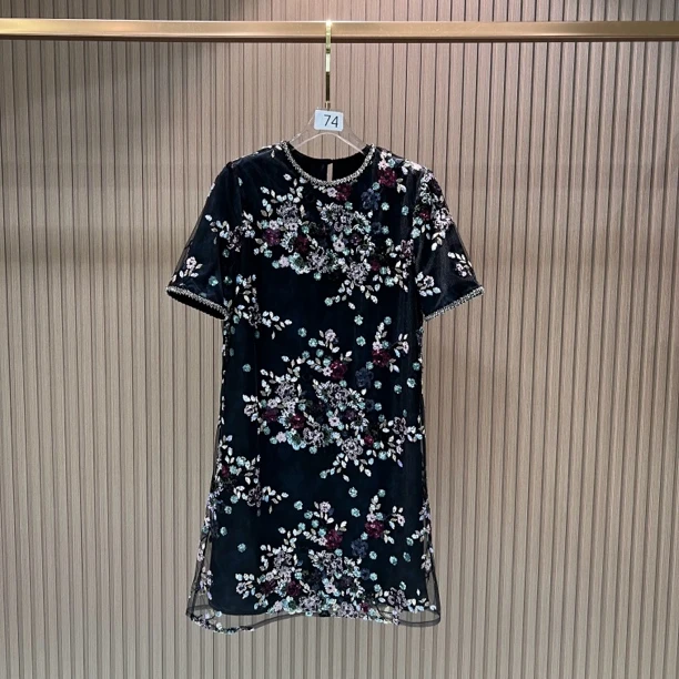 耀眼夺目 时尚气质碎花春夏重工刺绣宽松连衣裙