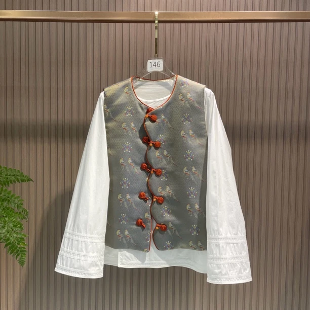 喜鹊成双 气质减龄新中式盘扣厚款马甲