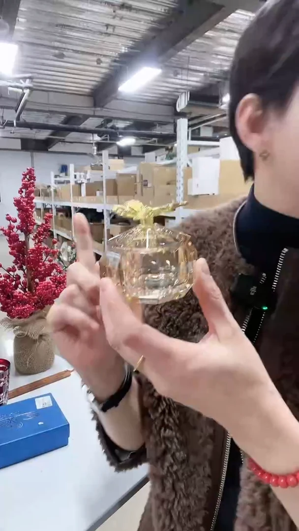【闪购商品】蝴蝶水晶罐-不调颜色