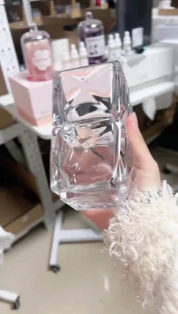 【闪购商品】方形卢梭笔筒(小号）