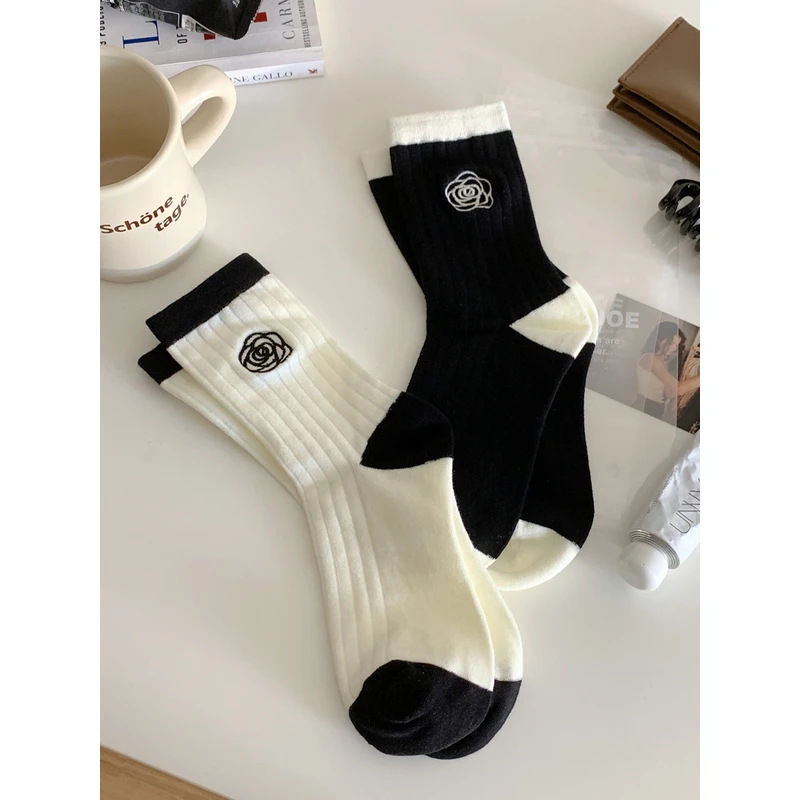 【拍1发2】黑白撞色袜子女中筒袜ins潮山茶花日系运动简约长筒袜