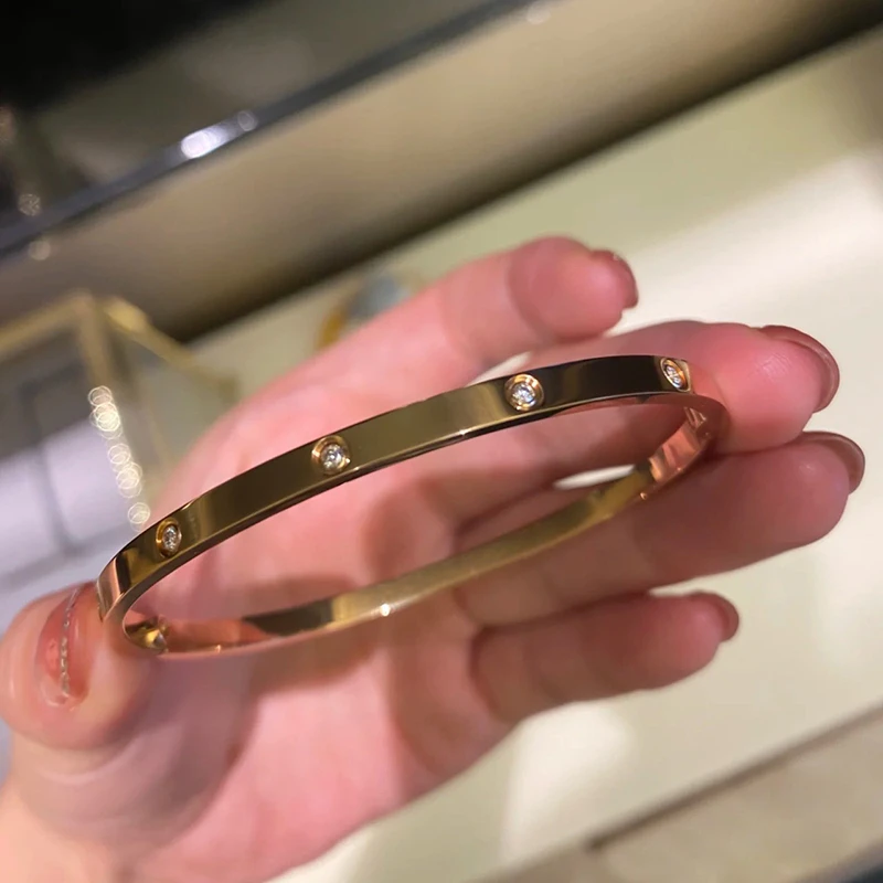 钛钢手镯 不掉色轻奢百搭经典手镯女精致ins潮时尚手环不褪色