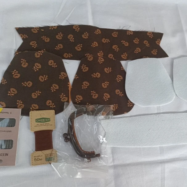 5套一组三片口金包配料铺棉里布1包针手缝线1板8.5口金1个（无表布