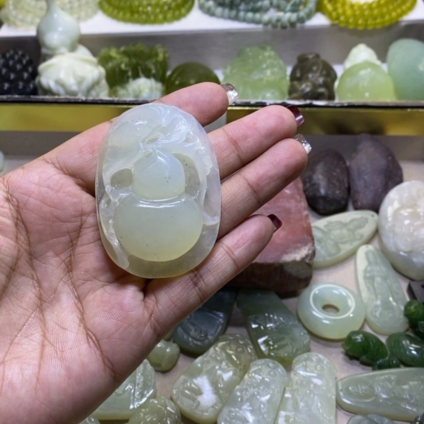 【闪购商品】岫玉颈饰未镶嵌泽**贝