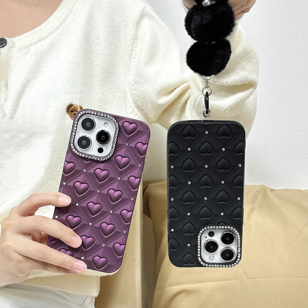 ins风简约纯色满屏立体爱心闪钻防摔手机壳适用苹果15promax女款