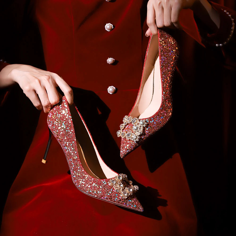 爆闪！红色秀禾鞋中式订婚女2023新款新娘出门高跟鞋不累脚敬酒鞋