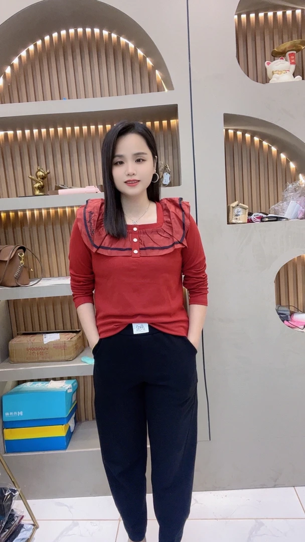显瘦洋气时尚靓丽气质荷叶边方领长袖女装上衣2031