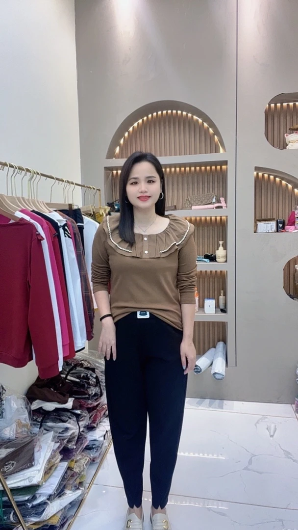 时尚气质荷叶边方领显瘦长袖上衣秋季新款女装2049