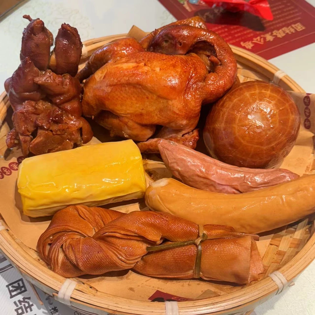 全家福熏酱套餐（500g鸡＋猪手＋松仁小肚＋粉肠＋红肠+干豆腐＋金丝卷）
