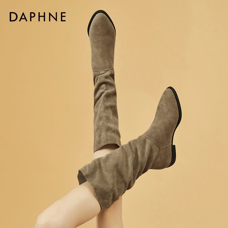 达芙妮堆堆靴女2025新款秋冬季加绒骑士长筒靴尖头平底西部牛仔靴