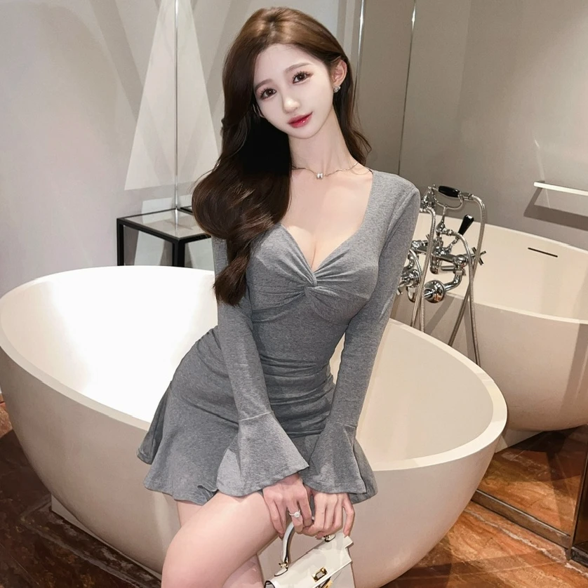 性感低胸V领长袖连衣裙新款女秋季收腰显瘦荷叶边紧身灰色包臀裙