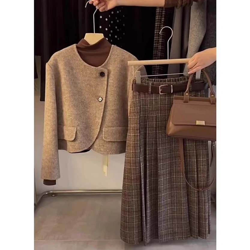 气质韩版高级感名媛高端时尚小香风卡其色外套半身裙两件套装女秋