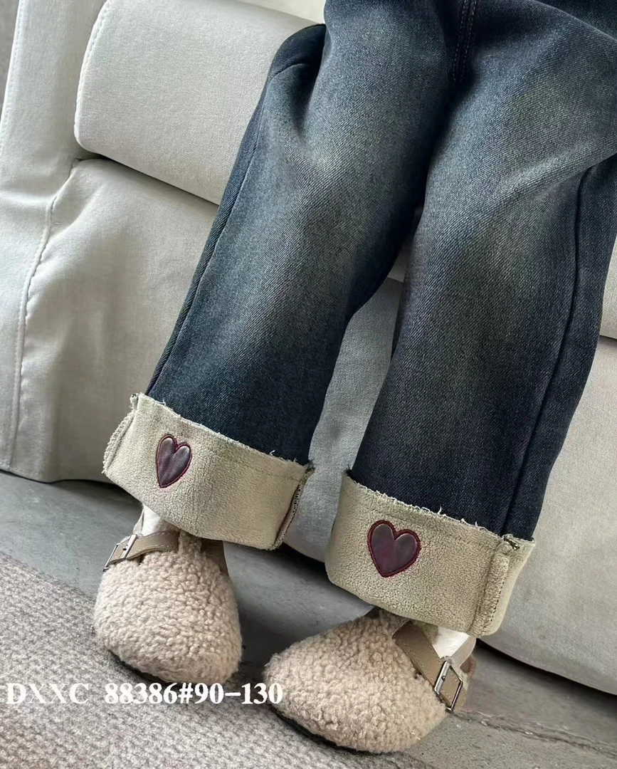 小童儿童牛仔裤经典深色设计心形图案大童牛仔裤儿童裤子童装