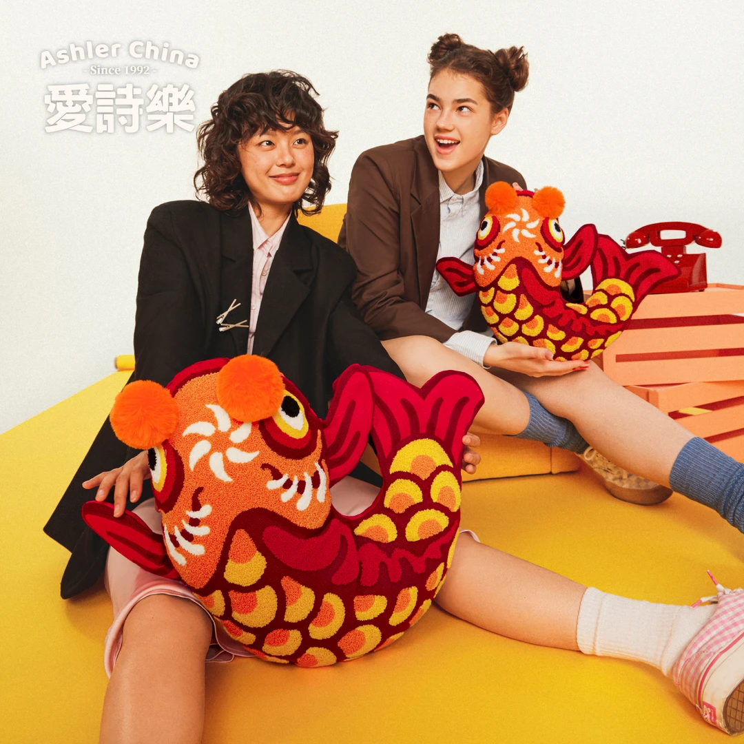 爱诗乐锦鲤国潮抱枕套中国风客厅沙发靠垫新中式红色结婚礼物靠枕