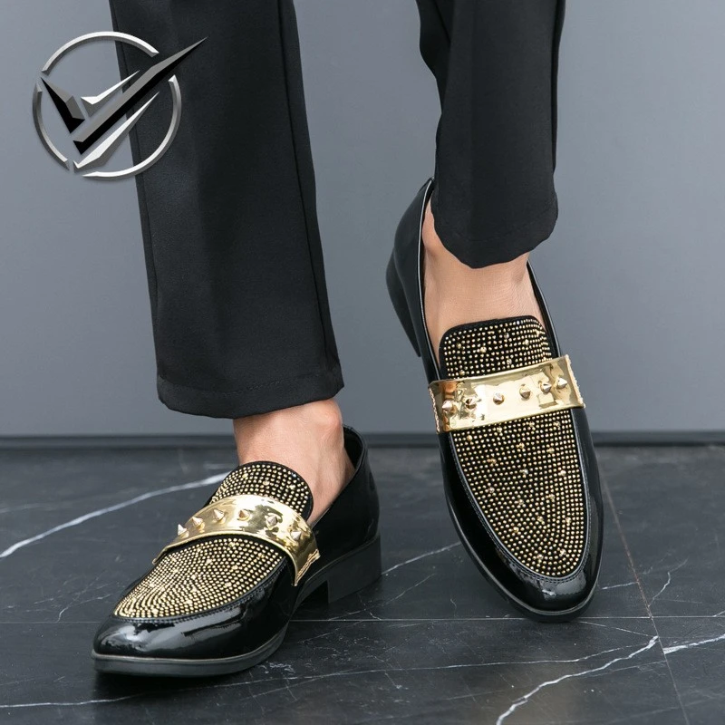 笑相迎大码钉水晶钻尖头皮鞋男春秋男士英伦一脚蹬铆驾车鞋