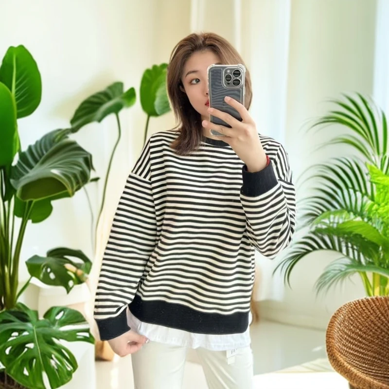 6032轩尚女装“条纹拼接卫衣”