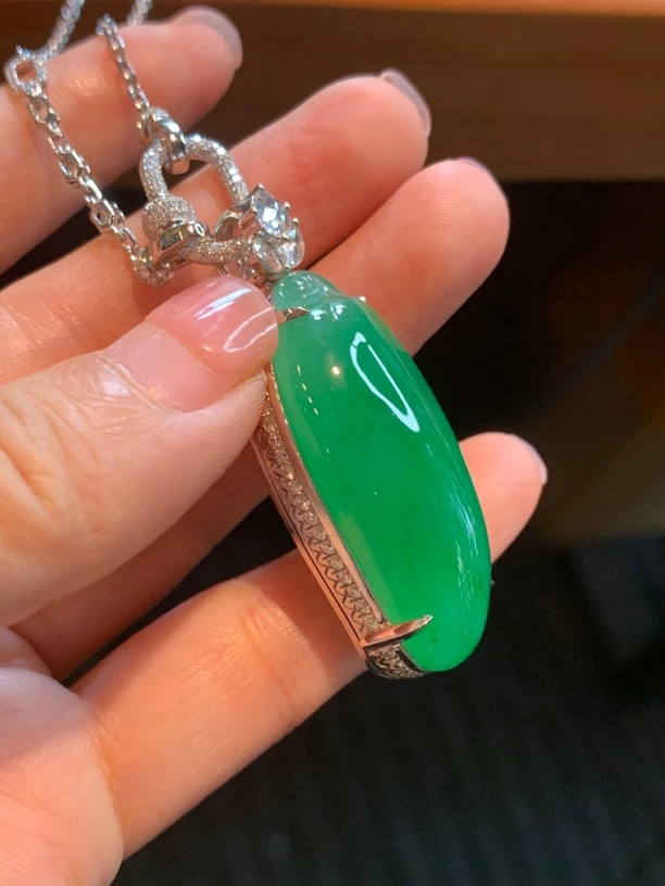 缅甸翡翠A货福瓜吊坠回馈价(配项链