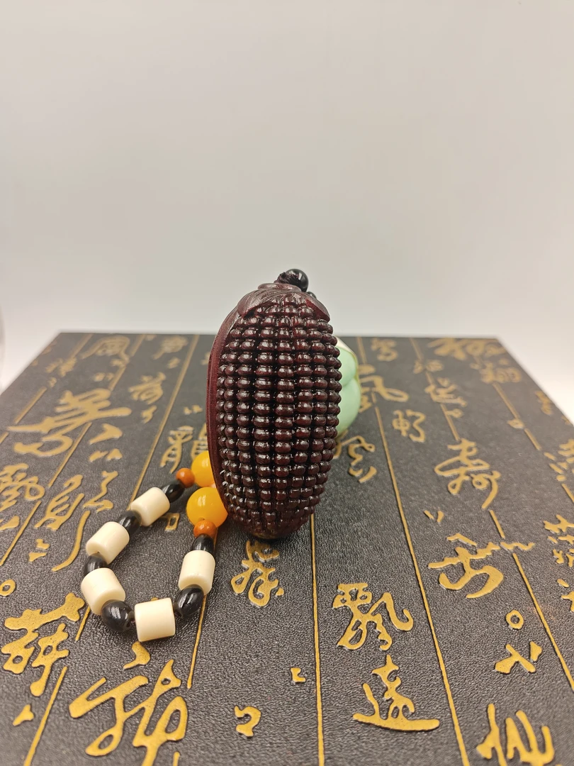 紫檀玉米手把件（原木原色有无漆无蜡）