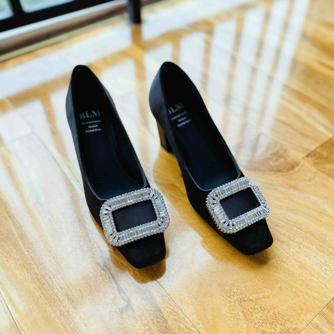 rv同款/水钻方扣粗跟单鞋缎面轻奢气质小香风百搭手工鞋