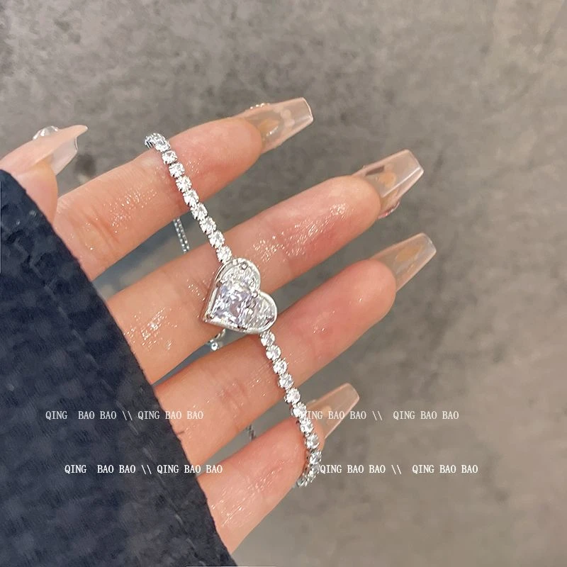 超闪爱心手链女2024年新款小众精致闺蜜学生手饰