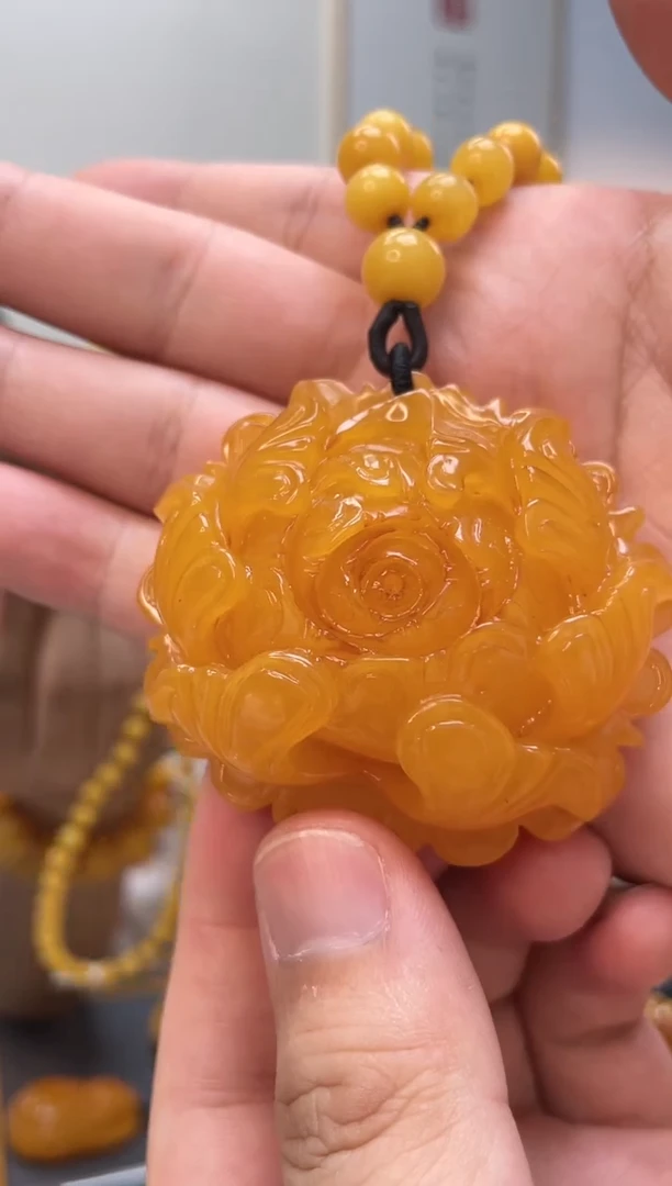 【闪购商品】蜜蜡珠宝奇石未镶嵌牡丹花吊坠453配珠绳