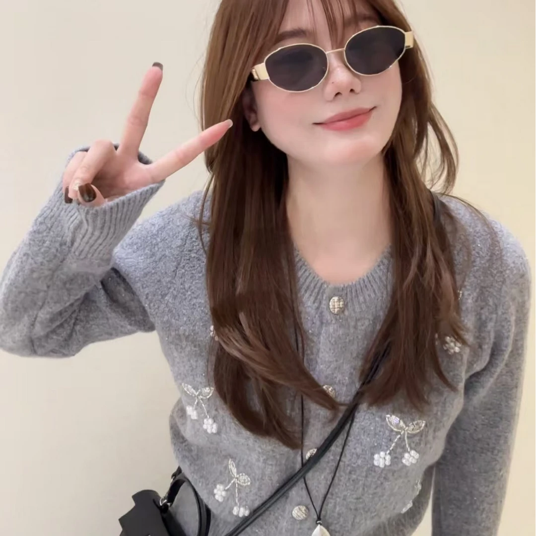 【BayaLi】2024秋冬新品重工樱桃灰色毛衣