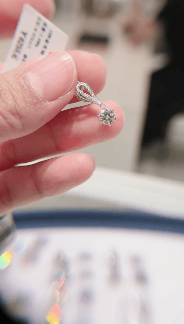 【闪购商品】合成钻石颈饰18K金镶嵌00002913