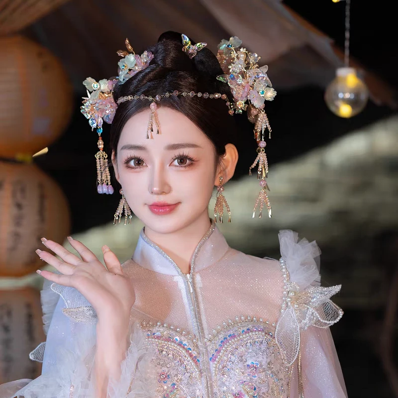 金钻新娘新款减龄浅色秀禾服头饰婚礼结婚