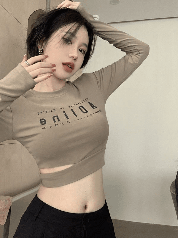 设计感显瘦紧身短款恤女爵士舞蹈服长袖上衣秋学生辣妹露腰开叉