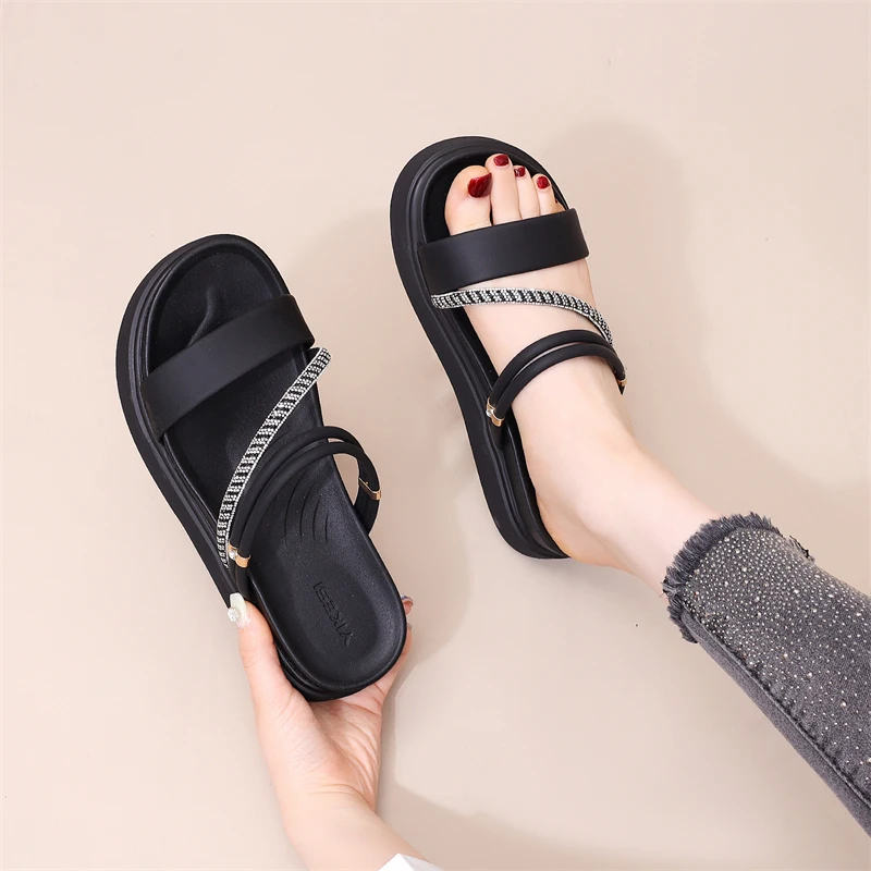 仙女风水钻凉拖女夏外穿2024新款时尚软底沙滩鞋海边配裙罗马凉拖