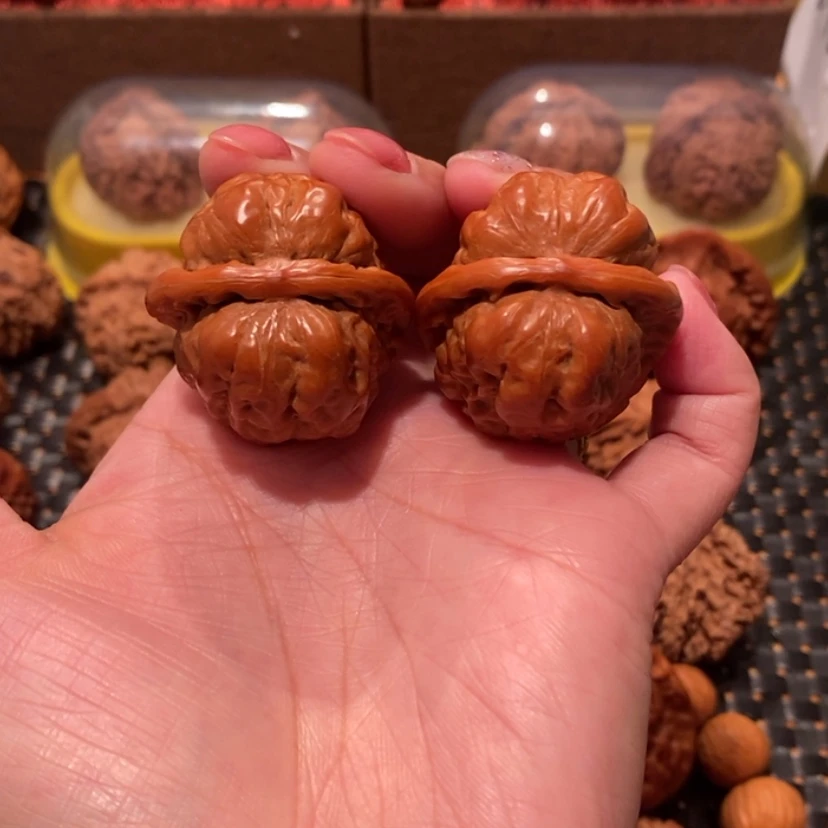 【闪购商品】文玩核桃吊坠A**伟