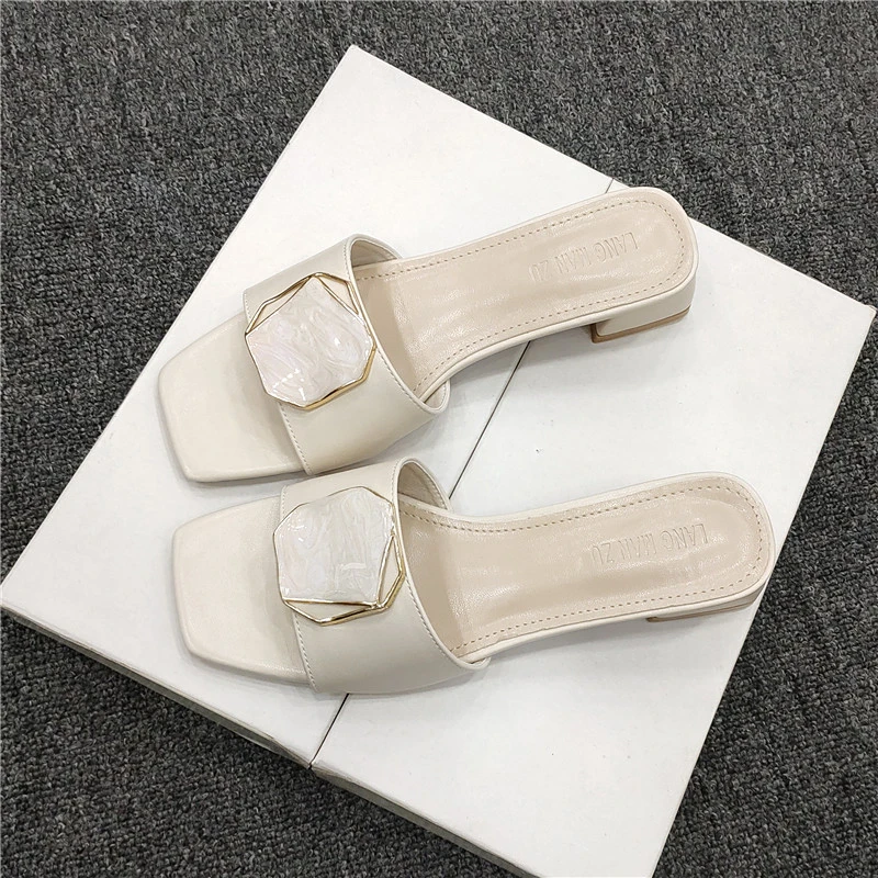 2025年夏季新款气质外出一字拖鞋时尚中跟低跟露趾外穿凉拖鞋女潮