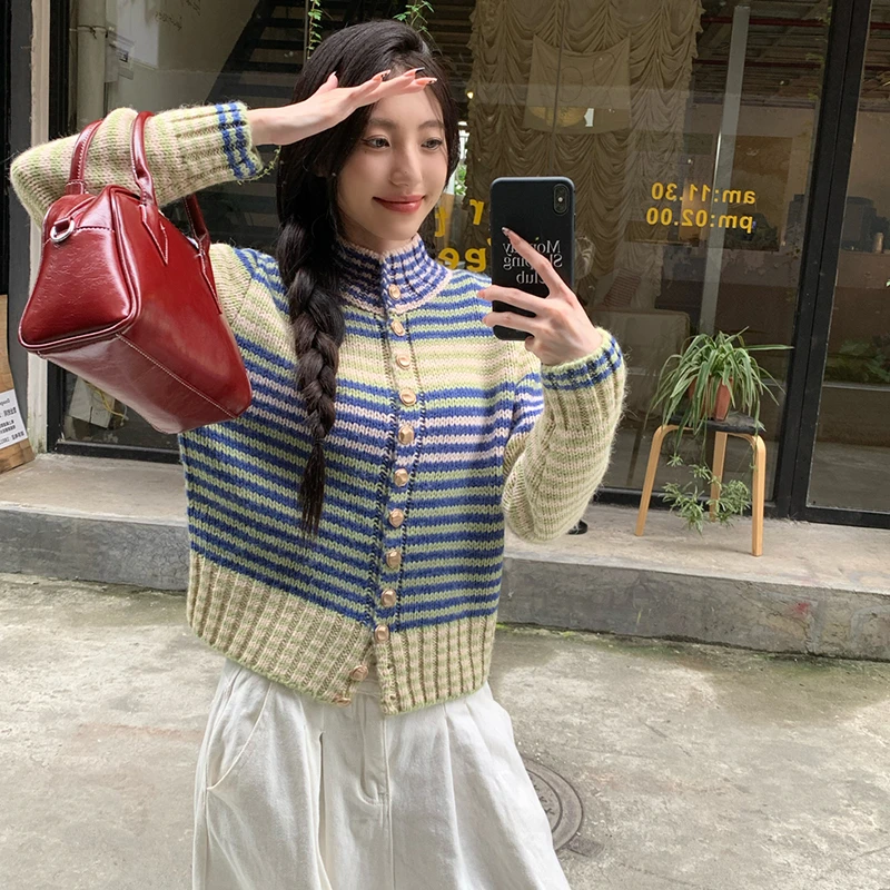 韩系气质甜美软糯条纹立领毛衣开衫外套女2024年新款小众设计毛衣