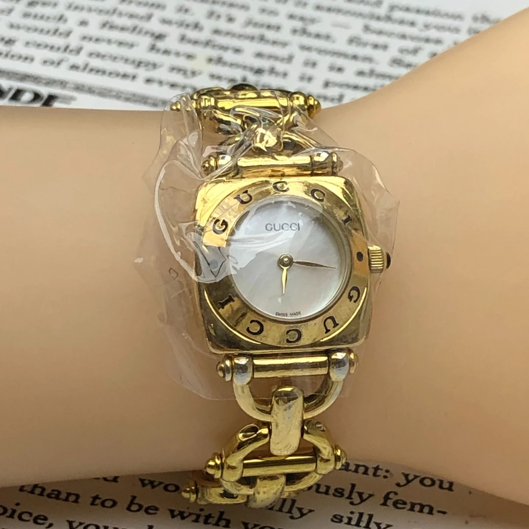 95新 GUCCI/古驰 石英气质时尚女士腕表/FU06104148