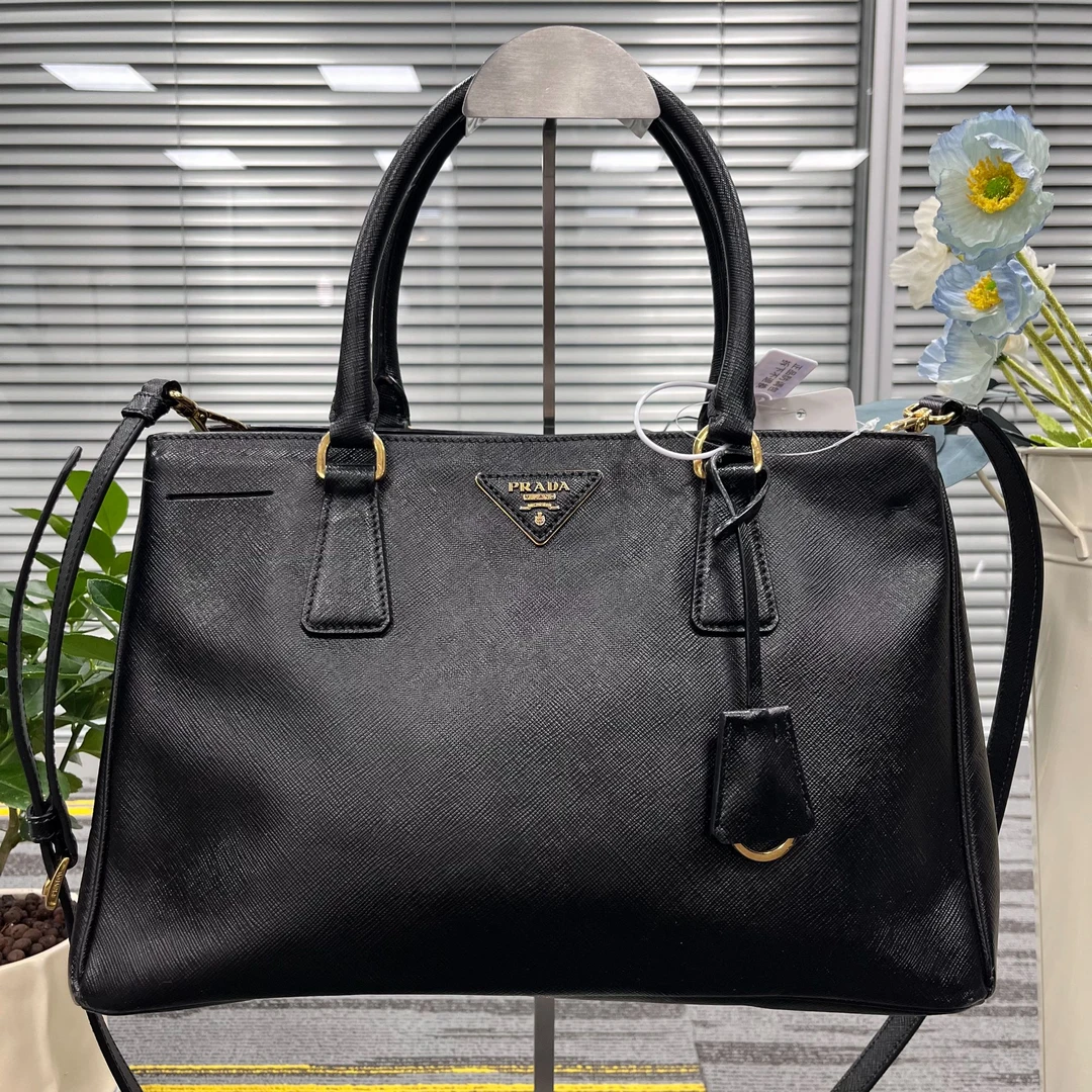 95新 Prada/普拉达 XM/黑金时尚腋下单肩手提包/F4MH07913564改