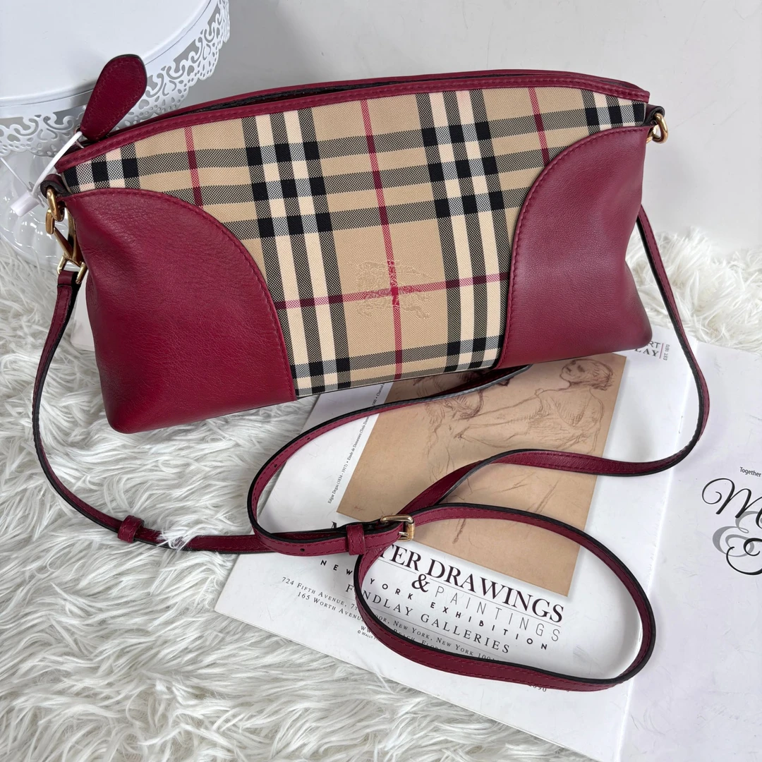 95新 BURBERRY/博柏利 XM经典战马格纹安可拉红斜挎包MS10616570