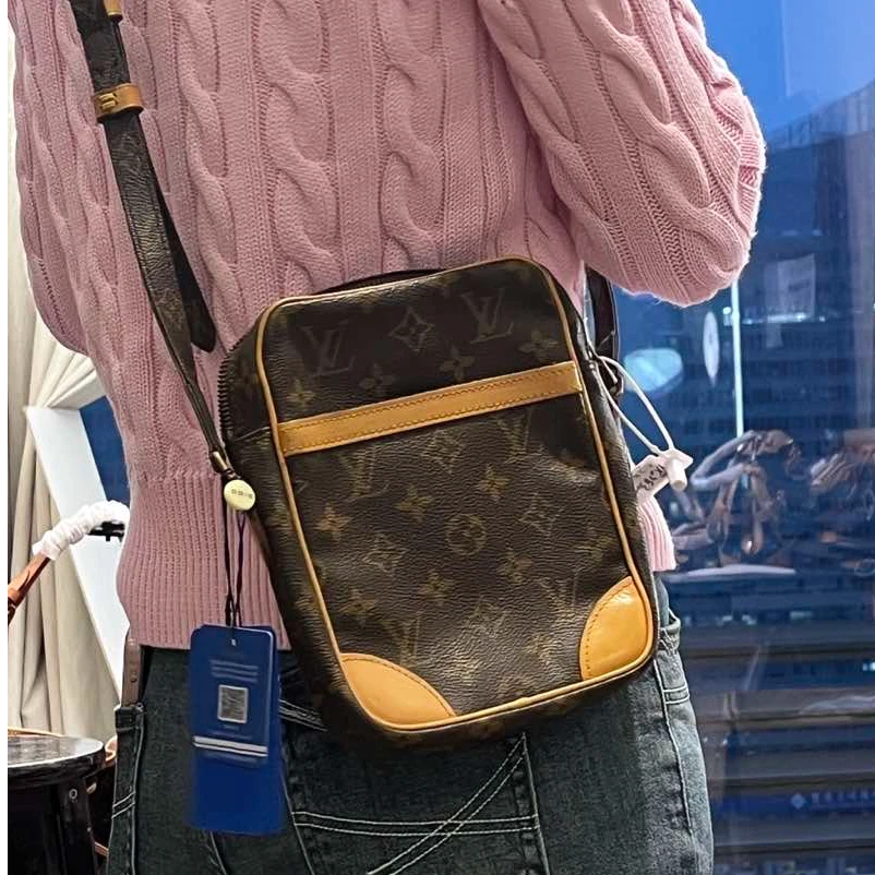 95新 LouisVuitton/路易威登 竖版单层相机