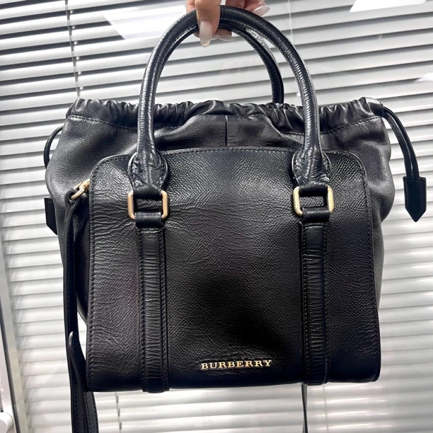 95新 BURBERRY/博柏利 XM/黑金抽绳菜篮手提斜跨/GT07230027改