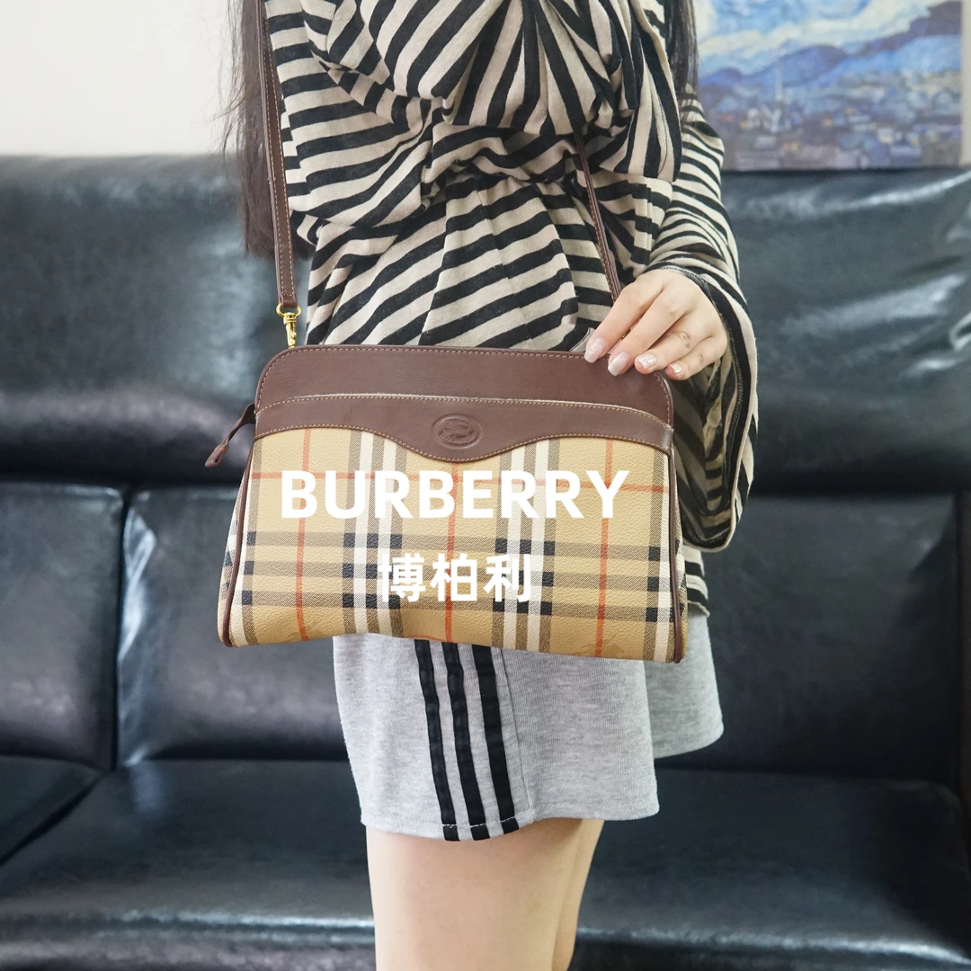 95新 BURBERRY/博柏利 格纹斜挎包/SC09620099/0099