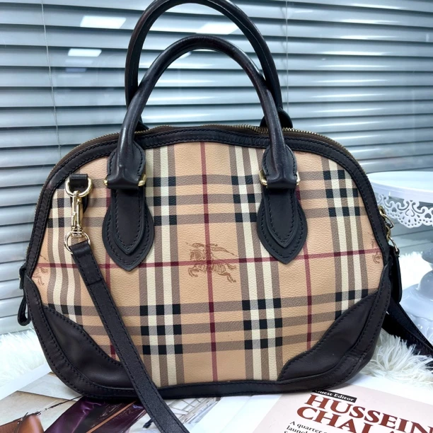 95新 BURBERRY/博柏利 XM经典战马格纹贝壳手提斜挎包YZ09804073