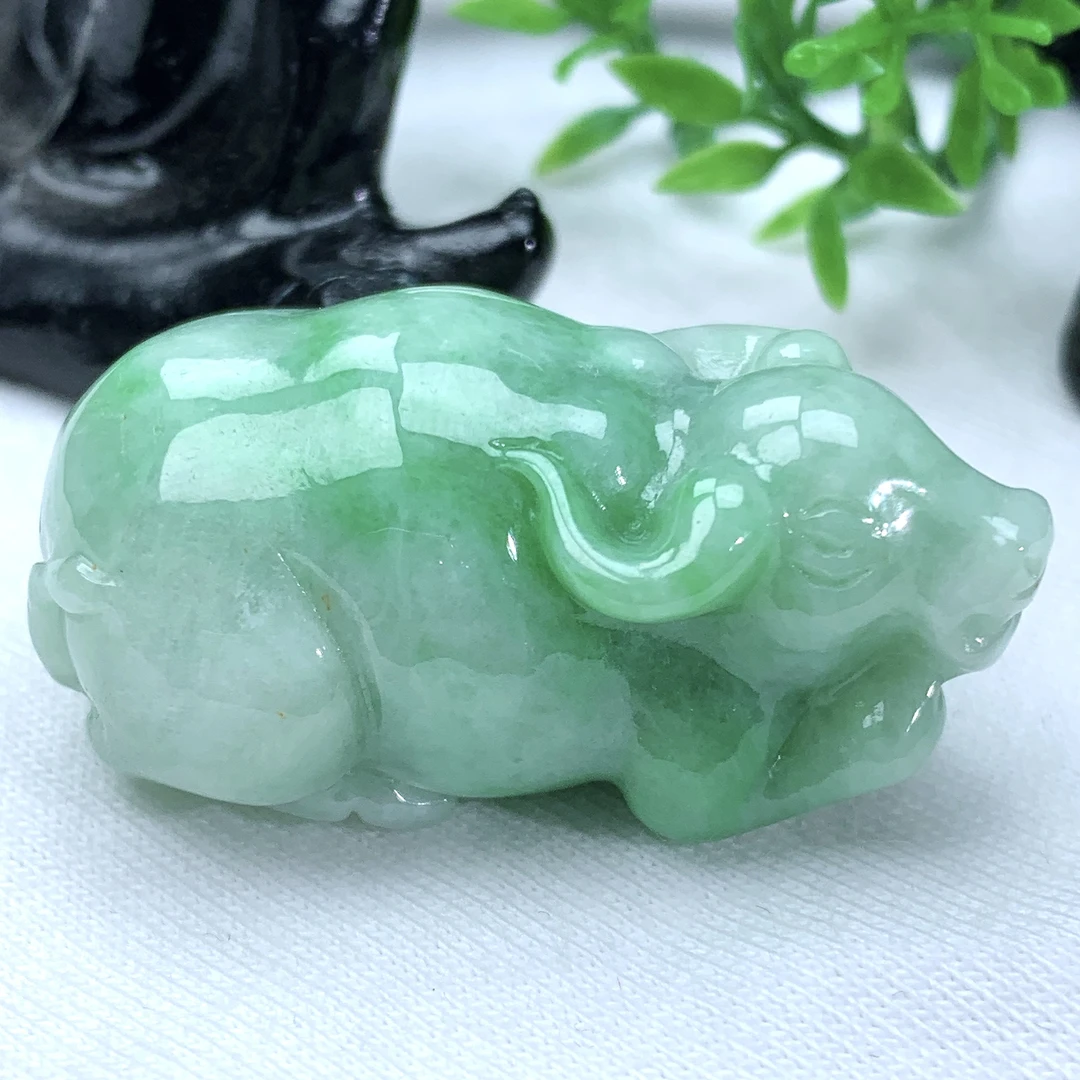 天然缅甸翡翠A货满绿生肖牛扭转乾坤吊坠挂件39.6−22.8−18.6mm
