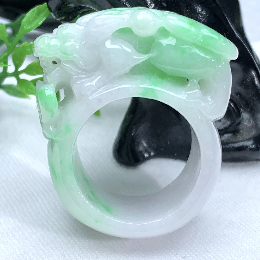 天然缅甸翡翠A货冰润飘阳绿貔貅戒指指环扳指上手大气