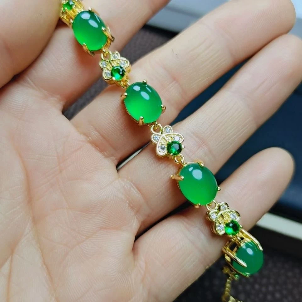 天然绿玉髓蝴蝶款手链 精品时尚款 可调节大小 微色差多样性发货