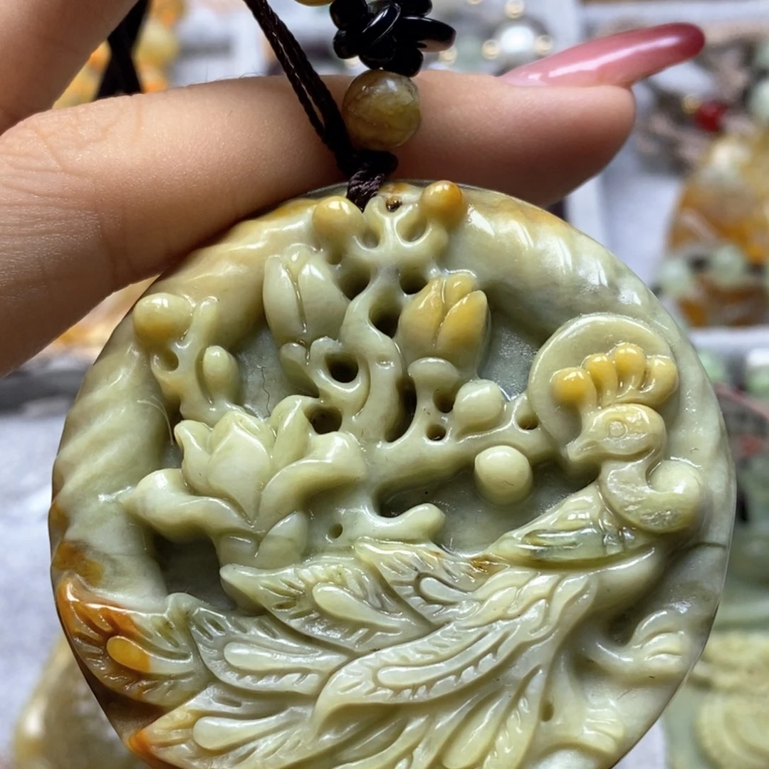 蛇纹石玉颈饰未镶嵌